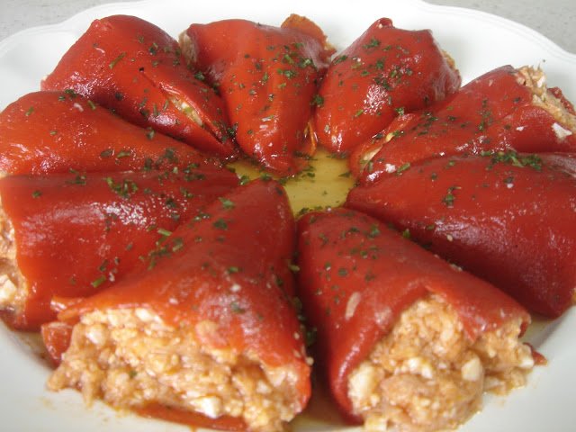 Pimientos del Piquillo Rellenos de Atún